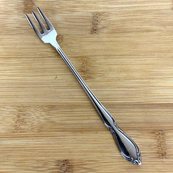 Oneida Strathmore Seafood Cocktail Forks Set of 5 Stainless Steel Flatware - Picture 3 of 6